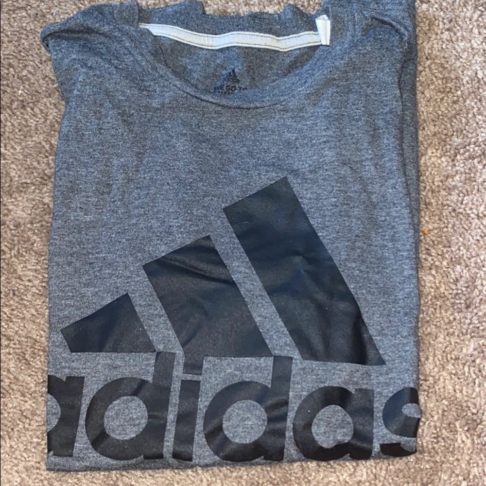 The go to performance tee